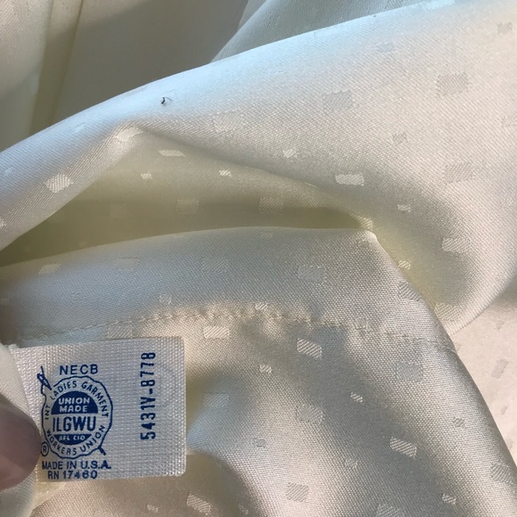 Vtg Victoria's Secret Gold Crown Label Satin Robe w/ belt Size Large Ivory 70s - Picture 12 of 13